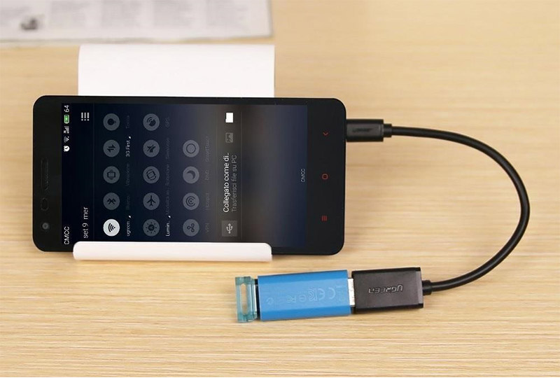 Kết nối điện thoại với các thiết bị bằng cáp hoặc USB